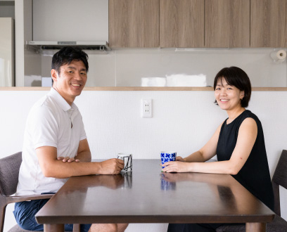3人のお子さんに囲まれて楽しい毎日を過ごす花本さん