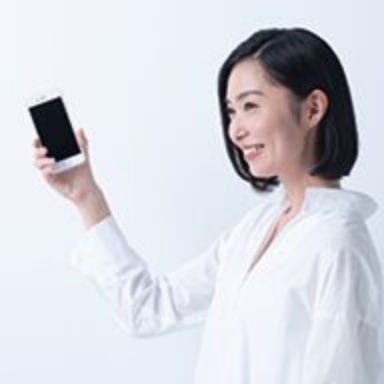 スマトーフォンを人が持っている様子